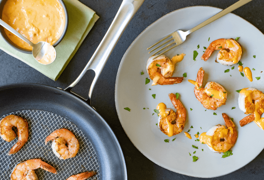 มาทำกุ้งเซียร์ราสซอสครีมรสเผ็ด (Harissa-Tahini) กันเถอะ! - PotsandPans.in.th
