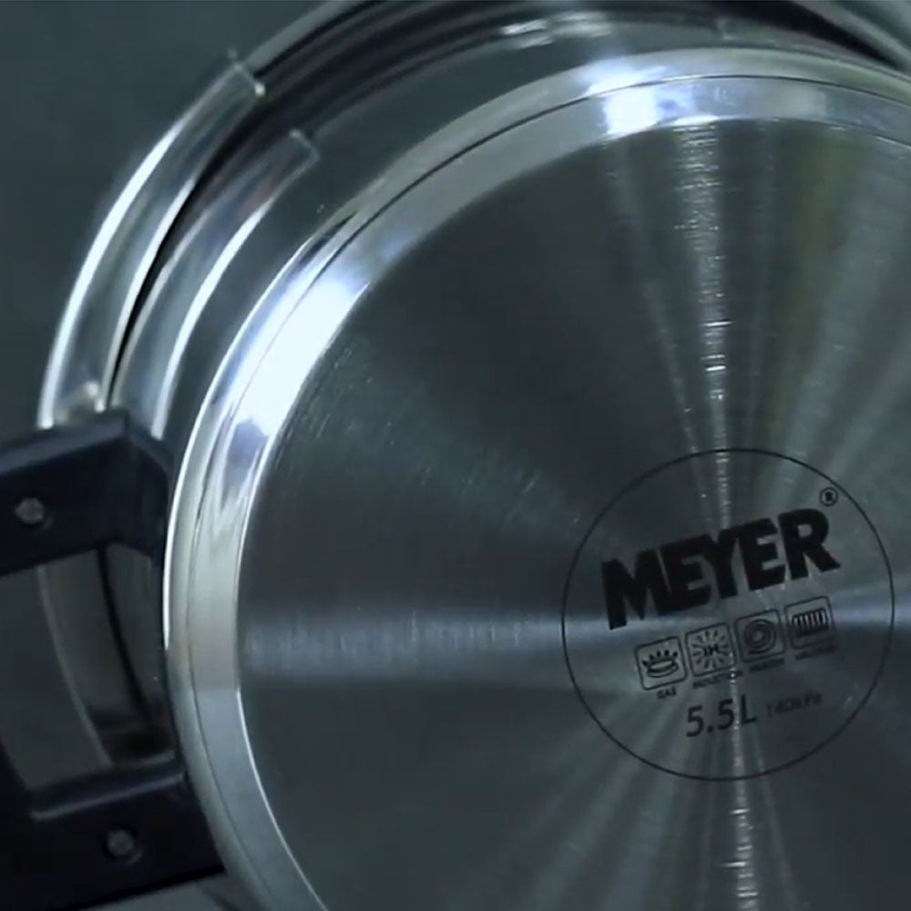 ฐานหม้อ MEYER High Pressure Cooker หม้ออัดแรงดันสแตนเลสสตีล 20 ซม./ 5.5 ลิตร (48303-C)