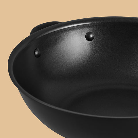 MEYER Accent Hard-Anodized กระทะผัดมีหูจับ 32 ซม. Stirfry (81210-T) หมุดยึด