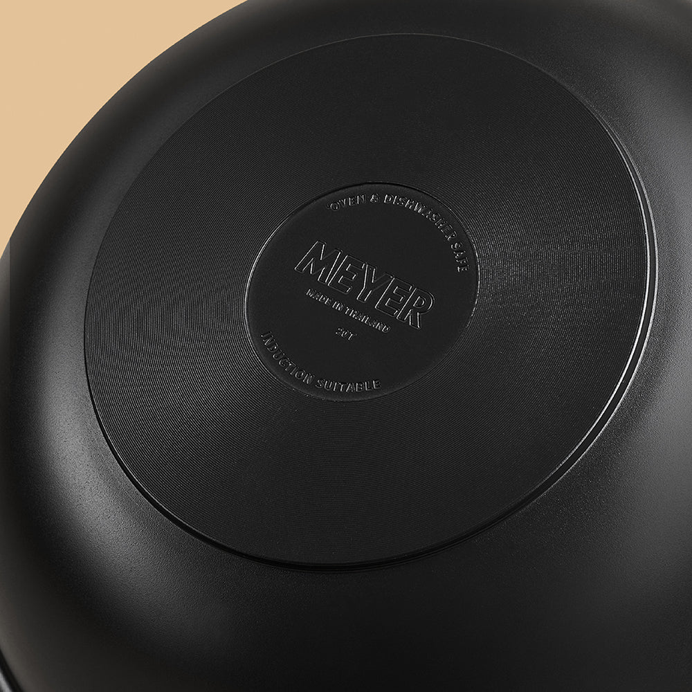 MEYER Accent Hard-Anodized กระทะผัดมีหูจับ 32 ซม. Stirfry (81210-T) ฐาน