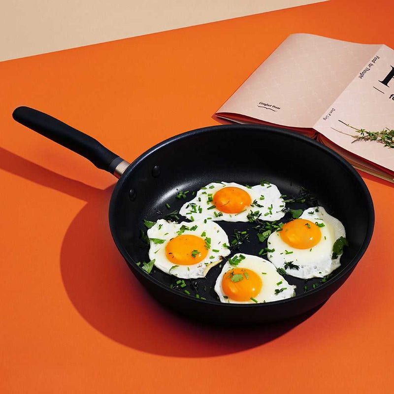 MEYER Accent Hard-Anodized กระทะทอดทรงแบน 20 ซม. Frypan (81218-T)