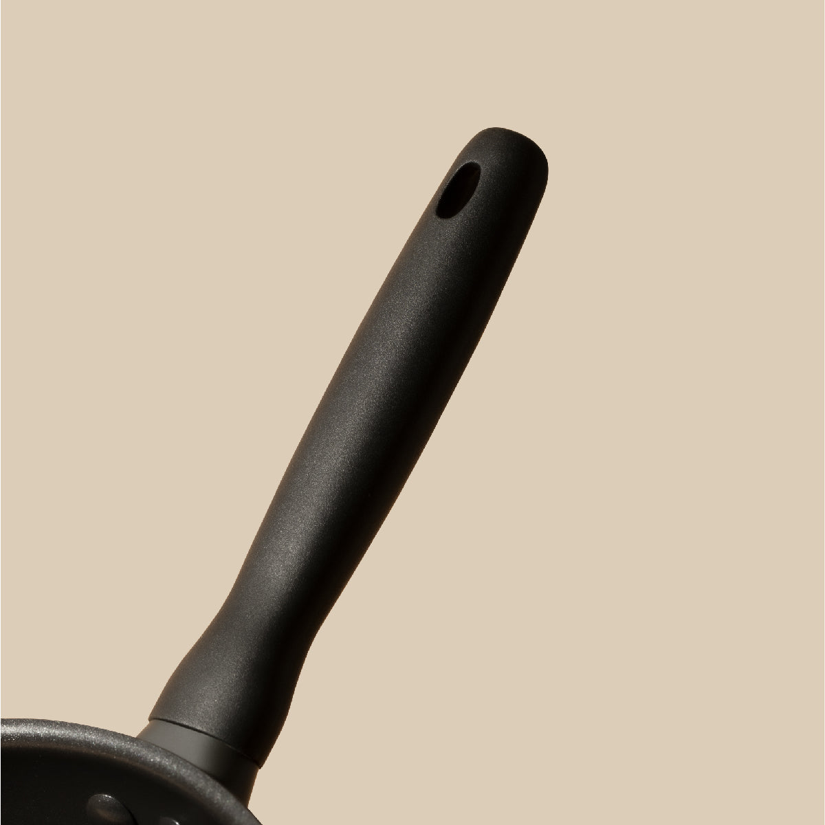 ด้ามจับกันความร้อน MEYER MIDNIGHT กระทะเชฟอเนกประสงค์ hard-anodize ขนาด 26 ซม./4.3 ลิตร Chef's pan (85076-TE12)
กระทะเทฟลอน ทรงลึก สำหรับผัดและทอด ทนความร้อน ใช้ได้กับเตาทุกชนิด ล้างง่าย ไม่ติดกระทะ