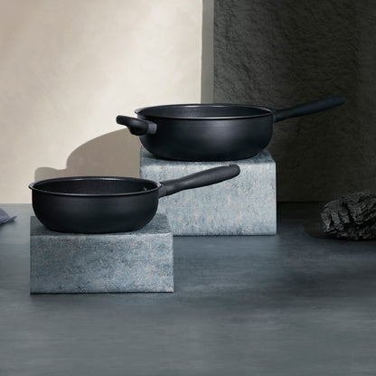 MEYER MIDNIGHT กระทะเชฟอเนกประสงค์ กระทะเทฟลอน ทรงลึก สำหรับผัดและทอด ทนความร้อน ใช้ได้กับเตาทุกชนิด ล้างง่าย ไม่ติดกระทะ