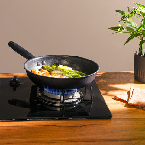 ทำอาหารได้หลากหลายด้วย MEYER MIDNIGHT ชุดกระทะทอด hard-anodize ขนาด 20, 24 ซม. จับคู่ 2 ชิ้น Frypan set (85084-TE12)