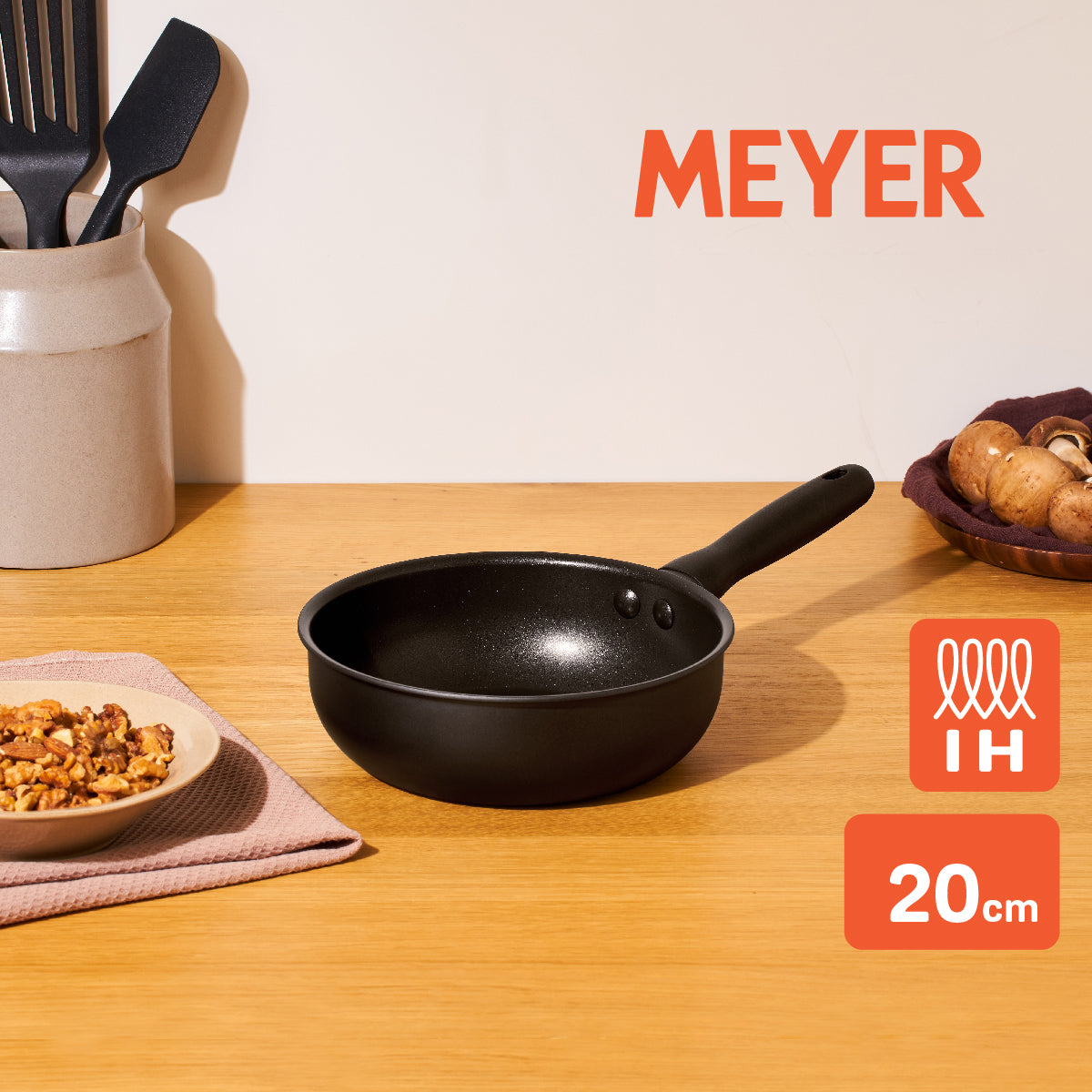 MEYER MIDNIGHT กระทะเชฟอเนกประสงค์ hard-anodize ขนาด 20 ซม./1.9 ลิตร Saucier (85090-TE12) กระทะเทฟลอนสำหรับผัดและทอด MEYER ขนาด 24 ซม. ใช้ได้กับเตาแม่เหล็กไฟฟ้า เหมาะสำหรับผัดและต้ม